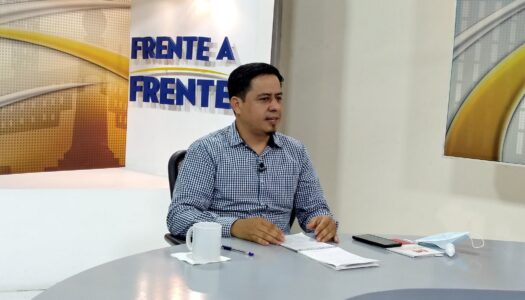 Jefe de fracción del FMLN niega ilegalidad en su elección