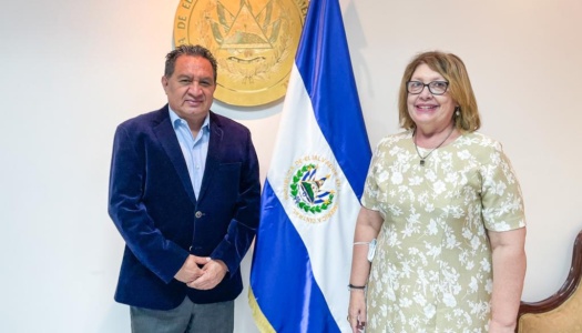 Diputado Orantes recibe visita de embajadora de Uruguay