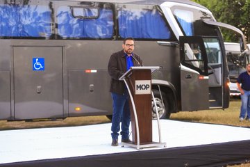Salvador Chacón destaca renovación de unidades de transporte colectivo