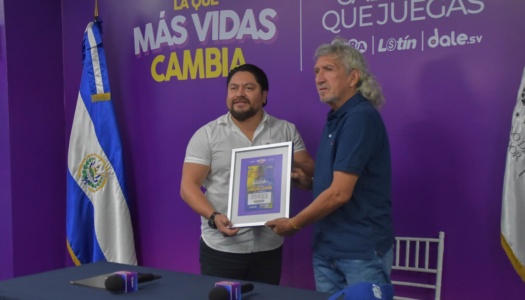 Lotería realizó sorteo en honor al «Mágico» González