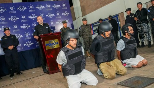 Autoridades de seguridad presentan a asesinos del agente Maximino Antonio Vásquez Rodríguez
